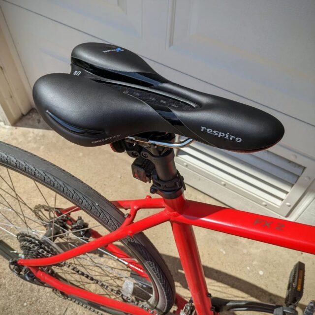 First major mod to the new Trek FX2 bike. I replaced the stock Bontrager saddle with a Selle Royal Respiro saddle. The new gel saddle is much more comfortable on the long rides
.
#photooftheday #bikes